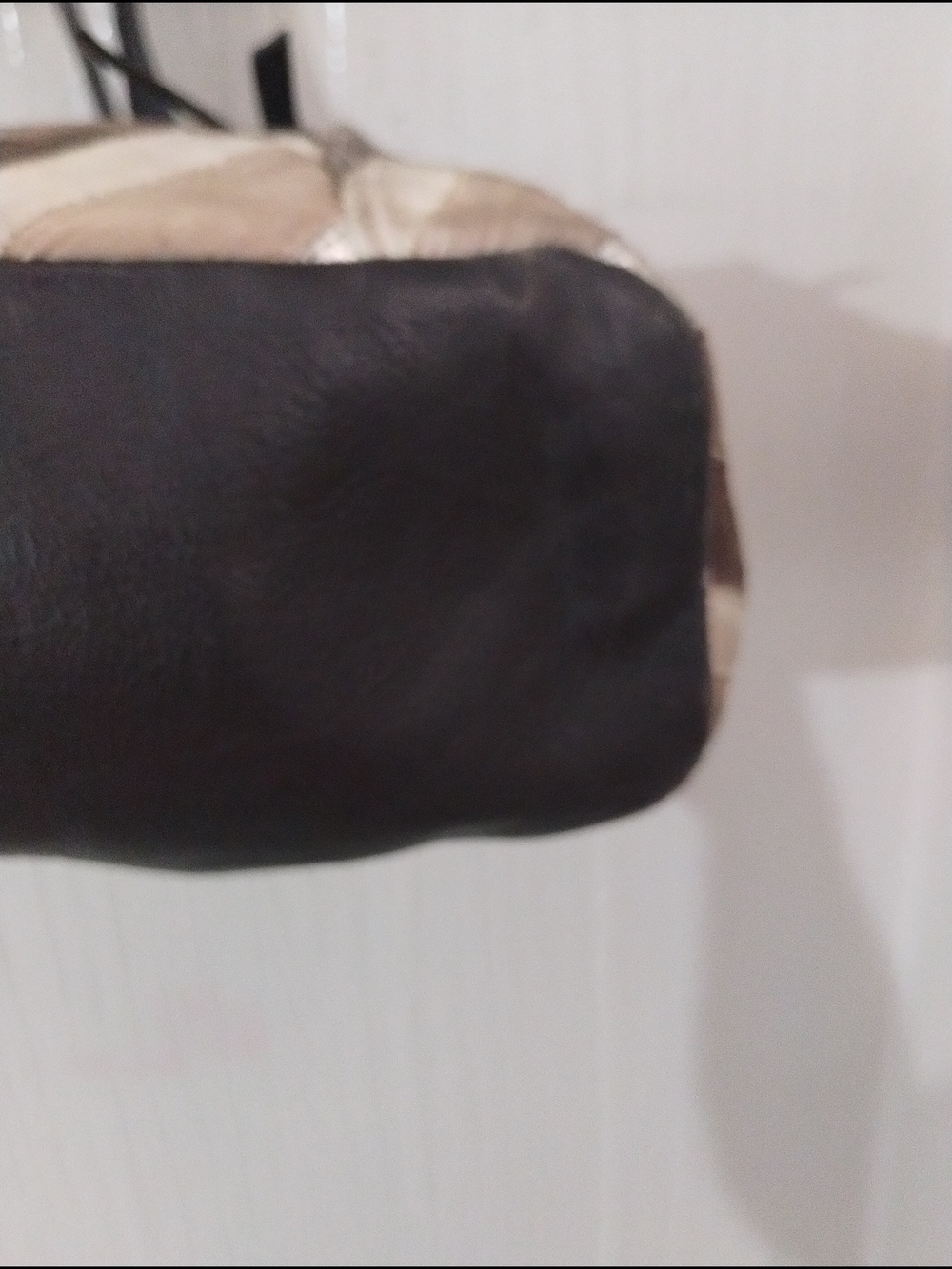 Liz Claiborne Genuine Leather Multicolor Striped Tote Bag - Picture 6 of 11